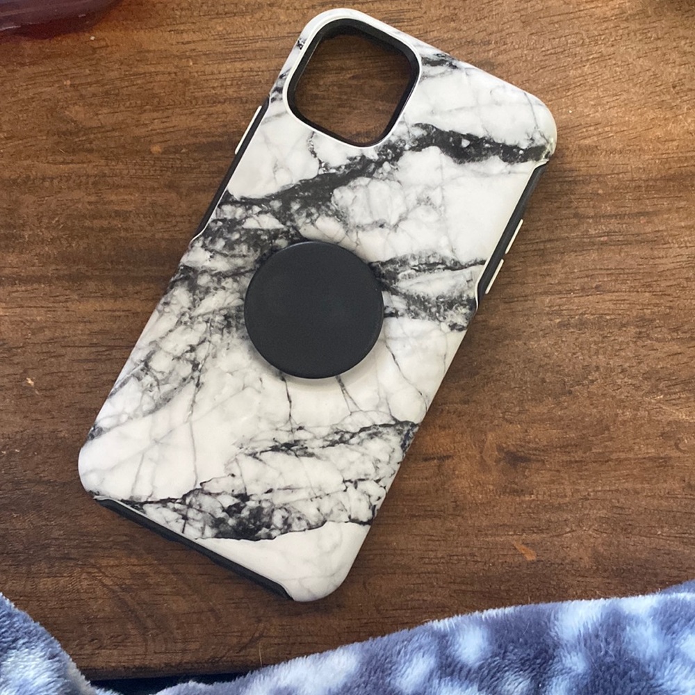 iPhone 11 max phone case